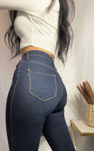 Cargar imagen en el visor de la galería, Bella Jeans (Lavado oscuro)
