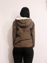 Cargar imagen en el visor de la galería, Camile Reversible Jacket (Coco)
