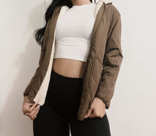 Cargar imagen en el visor de la galería, Camile Reversible Jacket (Coco)
