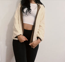Cargar imagen en el visor de la galería, Camile Reversible Jacket (Coco)
